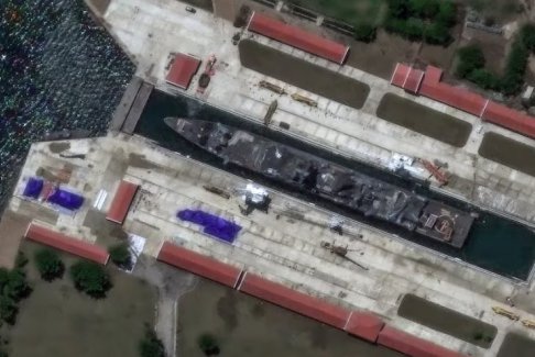 朝鮮受損驅(qū)逐艦重新下水