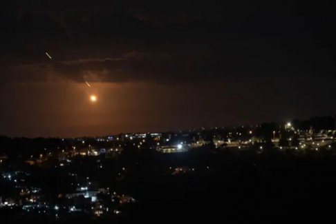 以色列襲擊伊朗陷入戰(zhàn)爭(zhēng)深淵