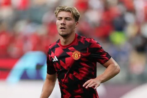 曼聯(lián)前鋒霍伊隆德的身價(jià)為3000萬英鎊