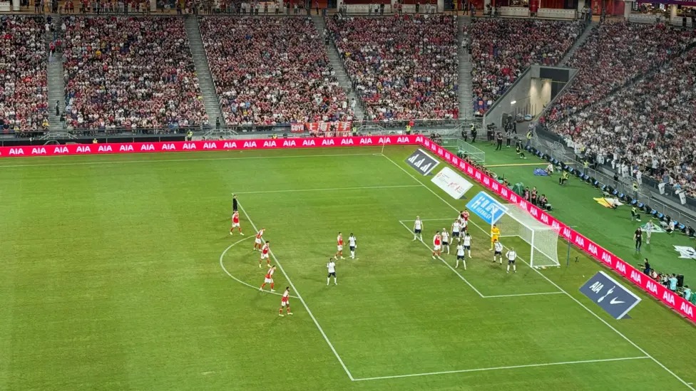 阿森納在季前賽輸給托特納姆熱刺的比賽中嘗試了新的定位球戰術