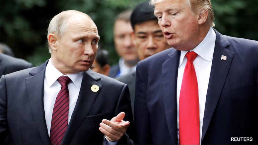 2017年11月,唐納德·特朗普和俄羅斯總統弗拉基米爾·普京出席在越南舉行的亞太經合組織峰會。