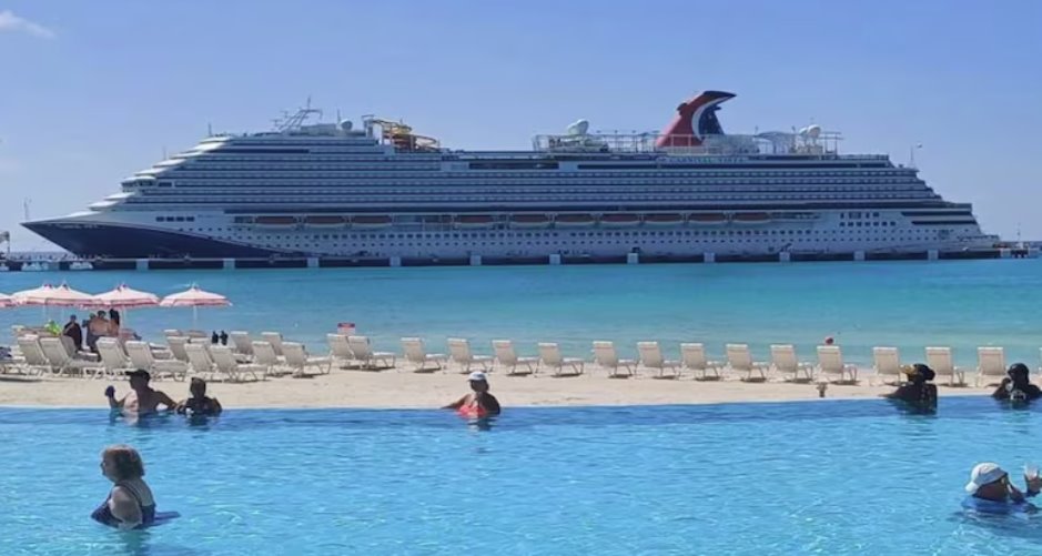 兩名美國嘉年華郵輪乘客在新開業的豪華度假村溺亡，相隔數小時