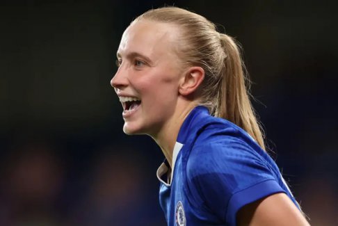 女超阿吉·比弗-瓊斯能成為切爾西和英格蘭隊九號球