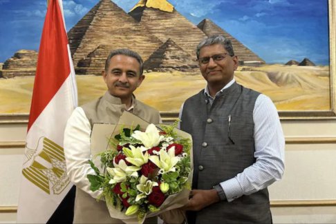 印度代表抵達開羅出席加沙和平峰會