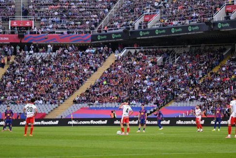 西甲聯賽抗議活動持續進行 更多球員保持站立