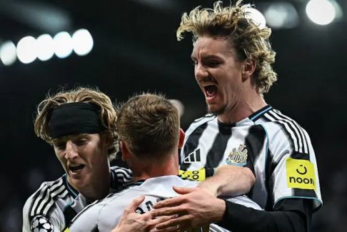 紐卡斯爾聯隊以3-0戰勝本菲卡隊 升至歐冠積分榜第七