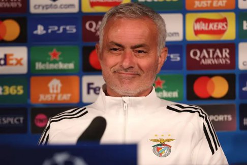 本菲卡隊主教練開球時不會那么友好 紐卡斯爾聯VS本