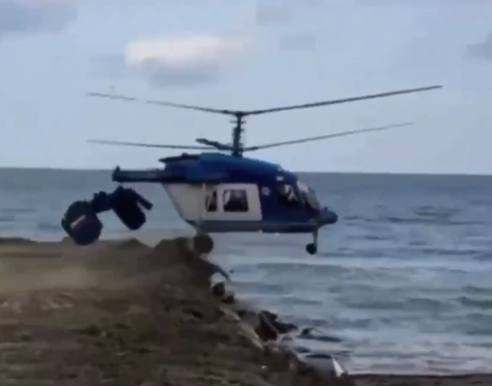 俄羅斯直升機墜毀前斷成兩截,造成4人死亡的瞬間