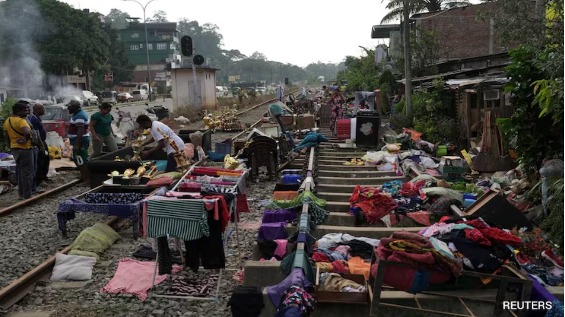 颶風過后，斯??里蘭卡仍有超過350人失蹤。