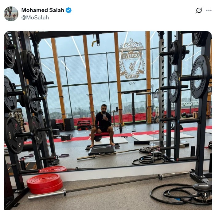 薩拉赫在俱樂部健身房獨自訓練