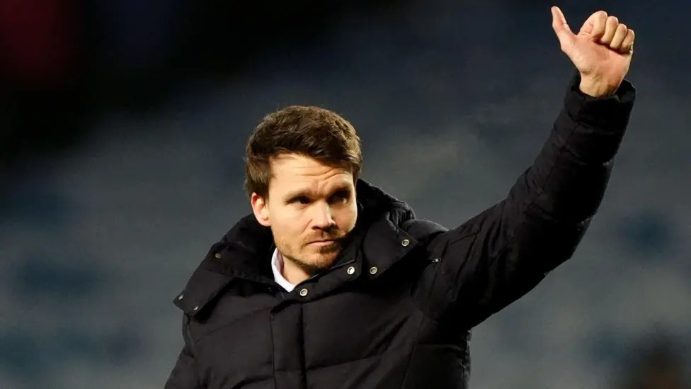 流浪者隊主教練丹尼&middot;羅爾慶祝勝利