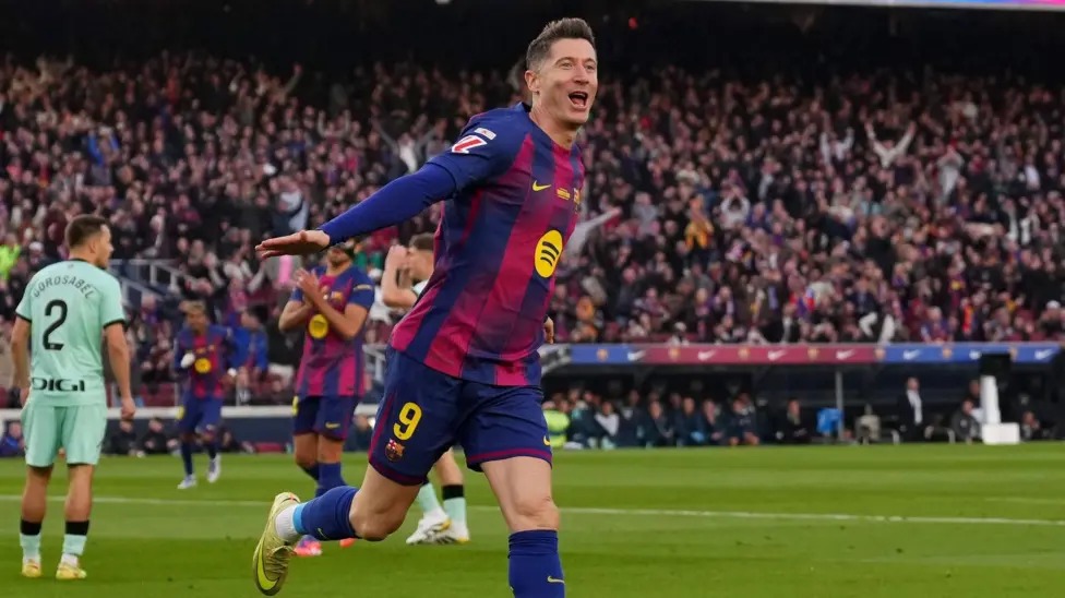 羅伯特&middot;萊萬多夫斯基曾代表多特蒙德和拜仁慕尼黑10次贏得德甲冠軍