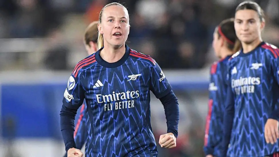 貝絲&middot;米德在本賽季女子歐冠聯賽中為阿森納攻入了她的第三粒進球